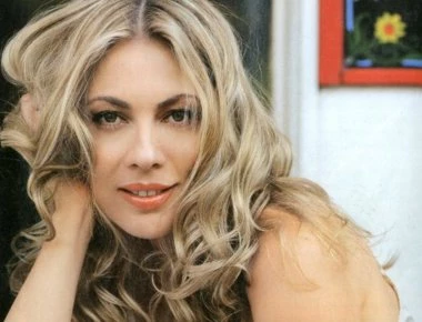 Σμαράγδα Καρύδη: Απαντάει ξανά στα σχόλια περί προσευχής και ευθύνης